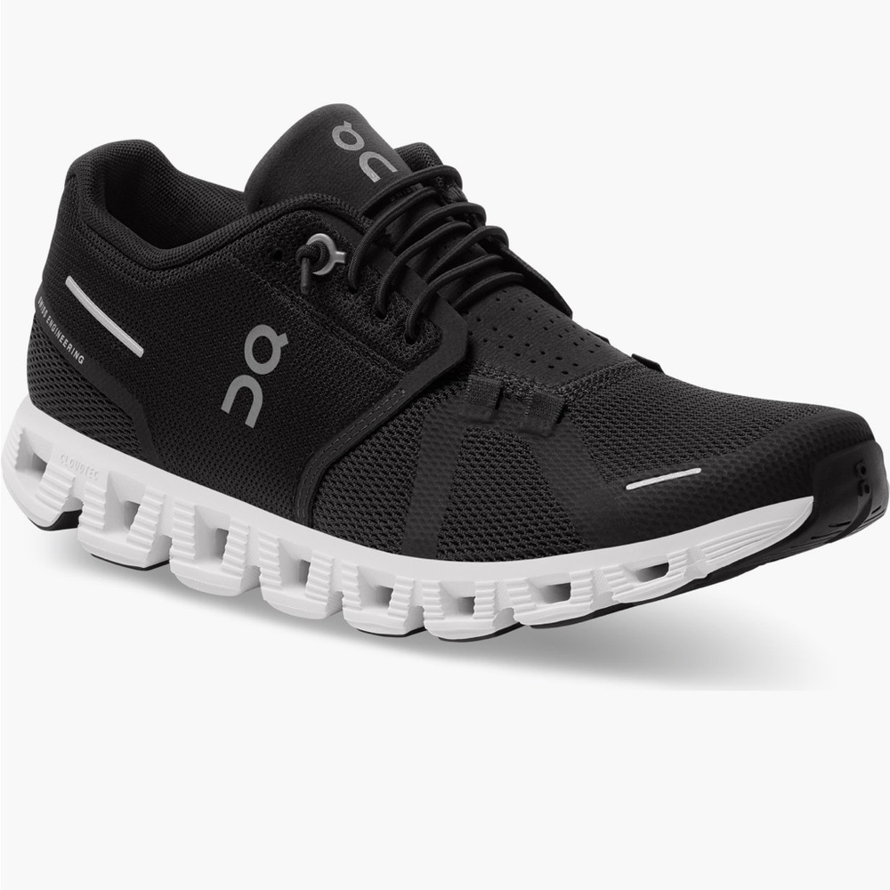 On Cloud 5 running shows, worn once